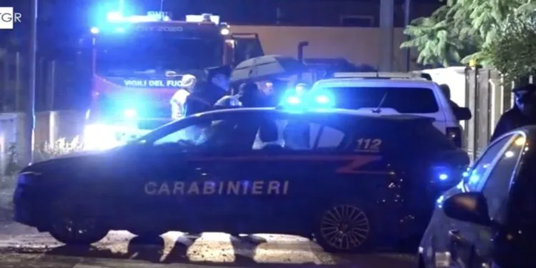 Carabinieri sulla scena del crimine a Leporano (Foto: Tgr Puglia)