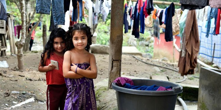 Nelle "invasiones" di Quito, Ecuador (foto Avsi)