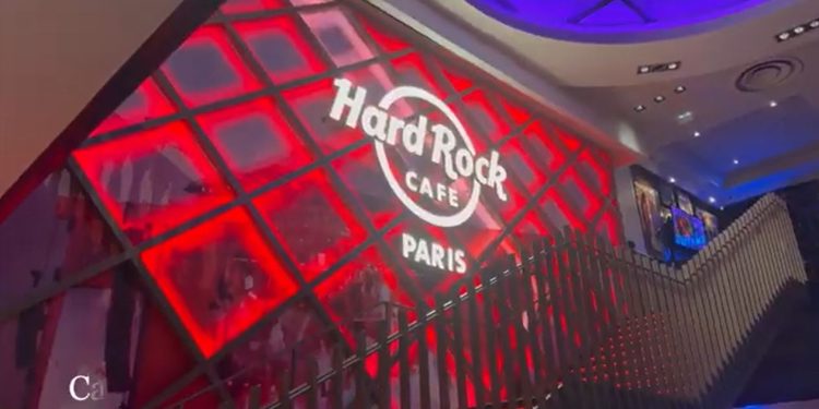 L'Hard Rock Cafè di Parigi (Screen Youtube)