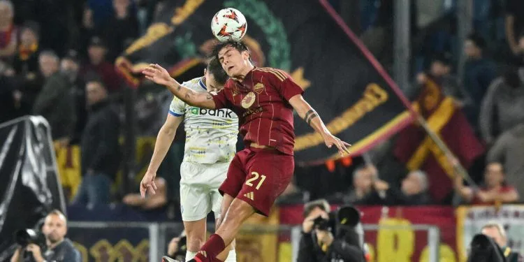 Roma's Paulo Dybala (R) in action during the UEFA Europa League soccer match AS Roma vs Dynamo Kyiv at Olimpico stadium in Rome, Italy, 24 October 2024. ANSA/ALESSANDRO DI MEO