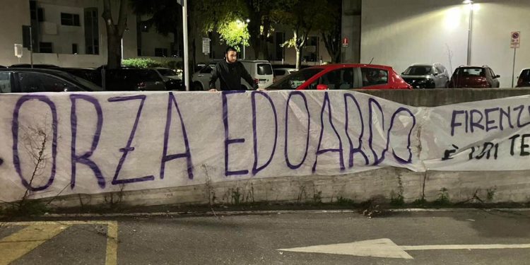 Striscione per Bove fuori dal Careggi