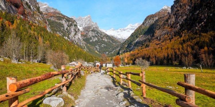 Val Masino, in provincia di Sondrio (@inLombardia)