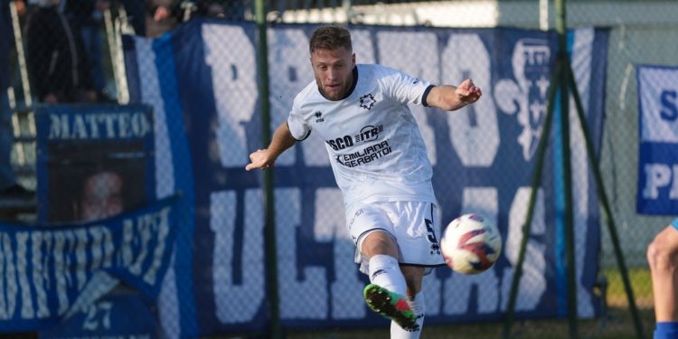 Lorenzo Mandelli con il Cittadella Vis Modena in Serie D (da facebook.com/CittadellaVisModena)