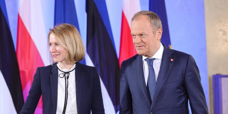 Kaja Kallas, Alto rappresentante Ue per la politica estera, e Donald Tusk, premier della Polonia (Ansa)