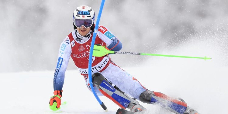 Henrik Kristoffersen nello slalom Val d'Isère (Foto ANSA)