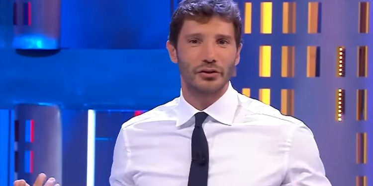 Stefano De Martino ad Affari Tuoi (Foto: Screen)