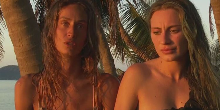 Nikita Pelizon e Helena Prestes a L'Isola dei Famosi (Foto: Screen)