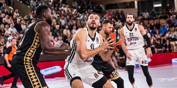 Ante Zizic con la Virtus Bologna contro il Monaco (da facebook.com/VirtusSegafredoBologna)