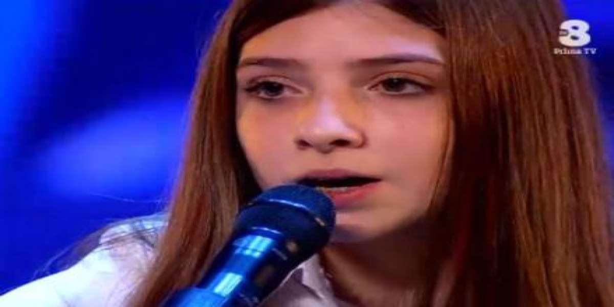 BEATRICE BONETTI Boom di richieste su Facebook per la giovane