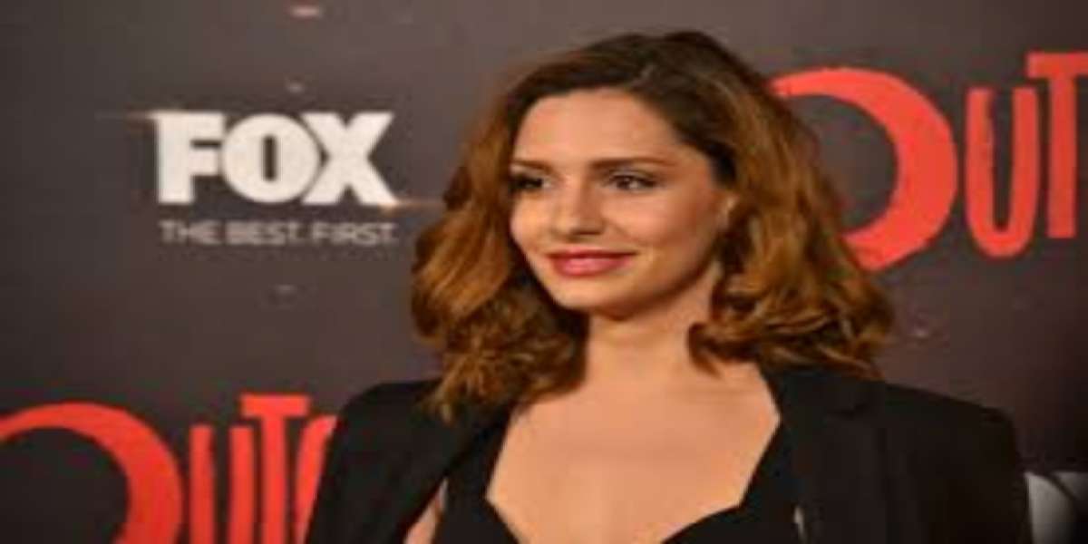 BEATRICE ARNERA Interpreta Giuly nella nuova serie Fox